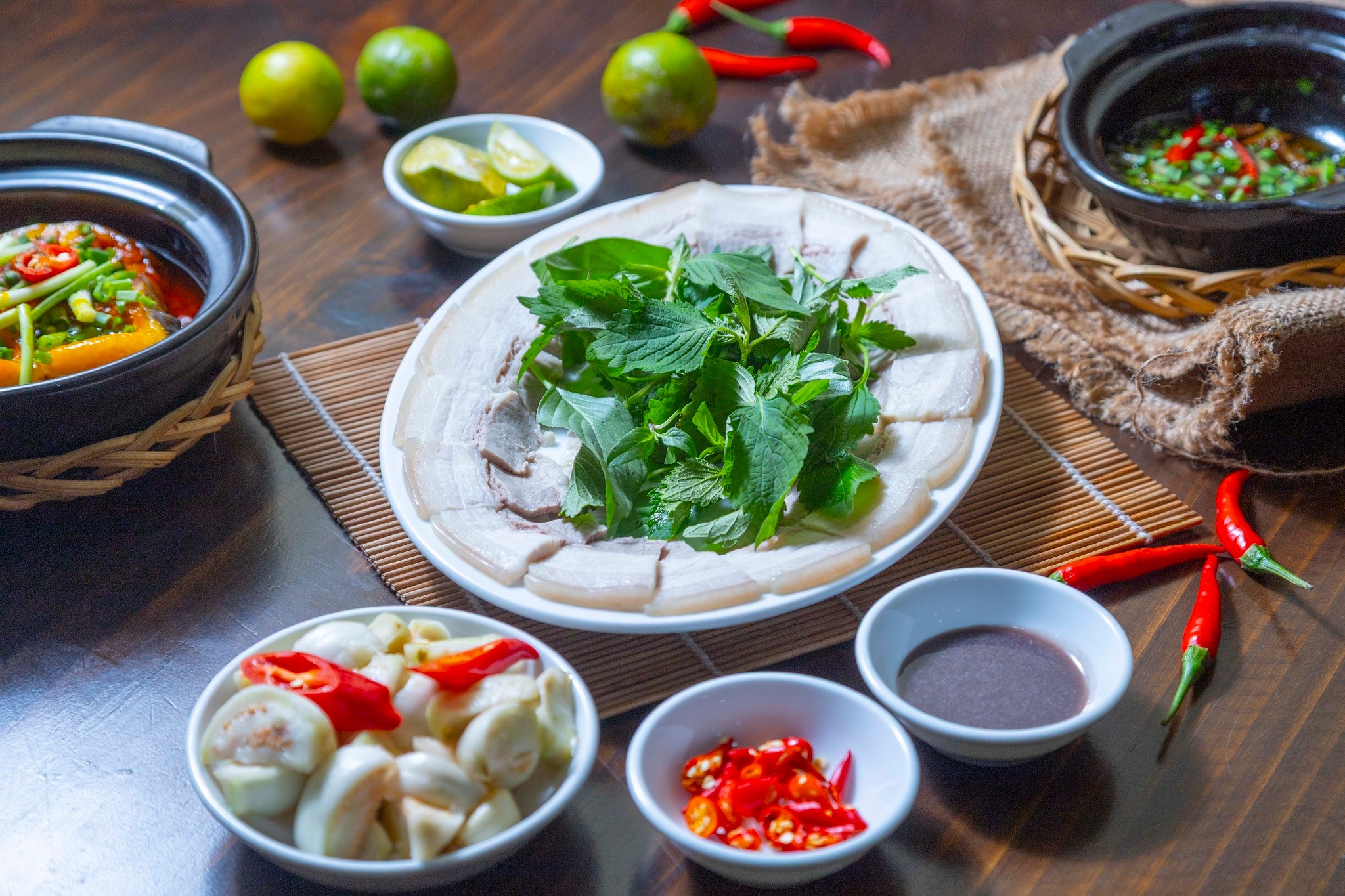 Thịt luộc +cà pháo, mắm tôm